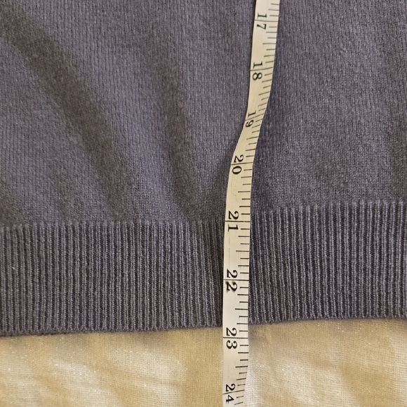 Cashmere Elegant Gray Turtleneck Sweater EUC - Picture 11 of 13